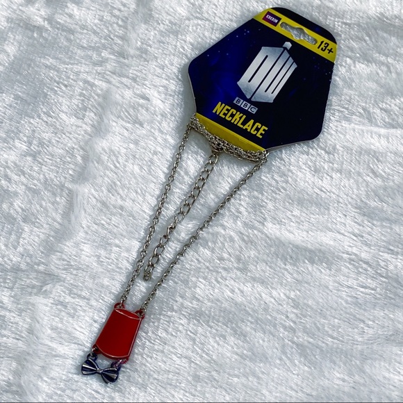 Doctor Who Fez & Bow tie Necklace - Picture 2 of 5